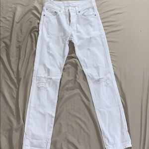 Men’s white Levi jeans